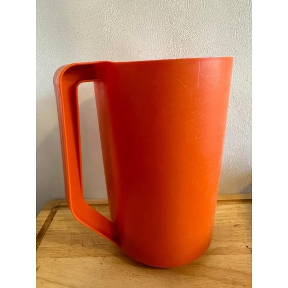 Rubbermaid Orange One Gallon Pitcher - Picture 5 of 5